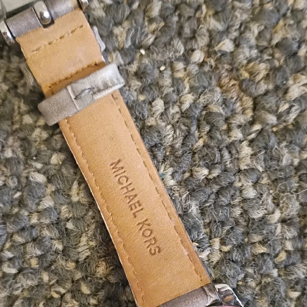 Silver Watch with Crocodile Pattern Strap